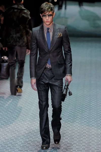 Look 27